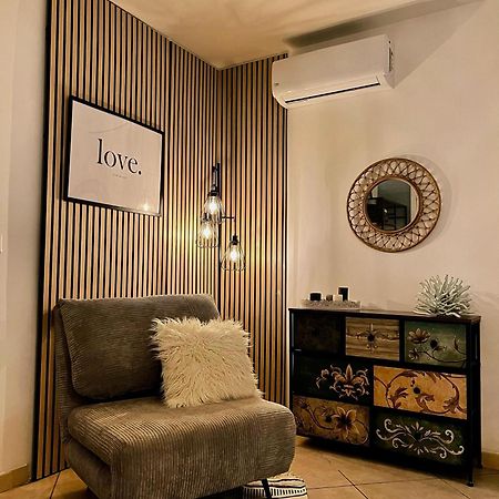 Al Mare 22 Hotel Бари Екстериор снимка